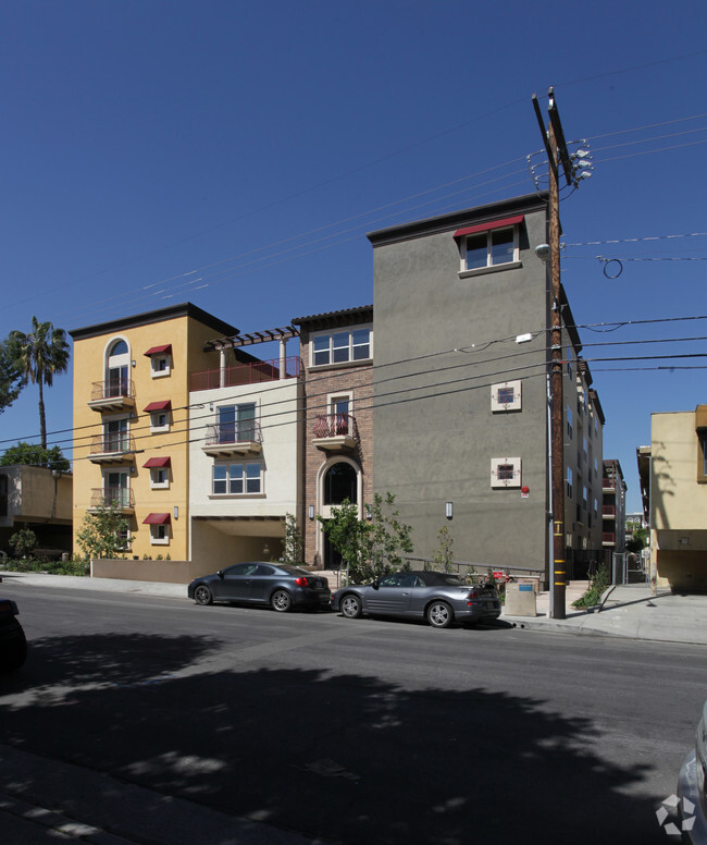 Building Photo - THE WATERMARQUE CONDOS