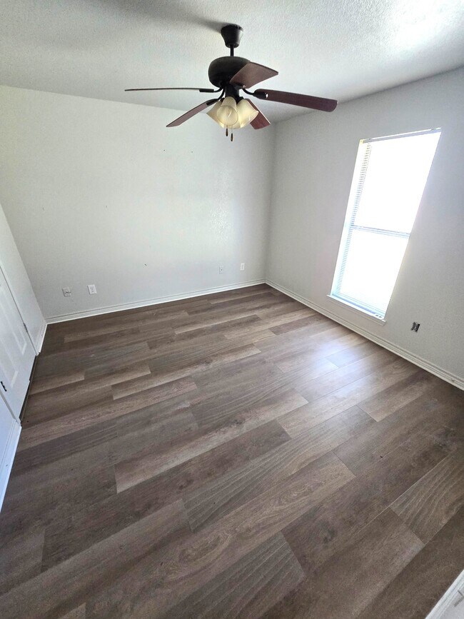 Building Photo - 6534 Westwood Village Dr