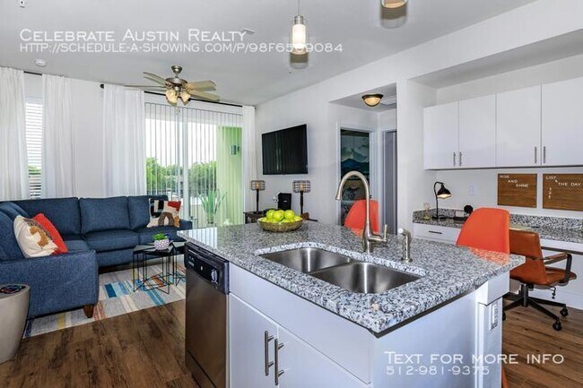 Building Photo - Edison