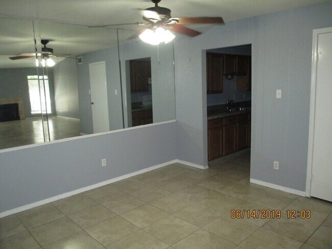 Building Photo - 7400 Bellerive Dr