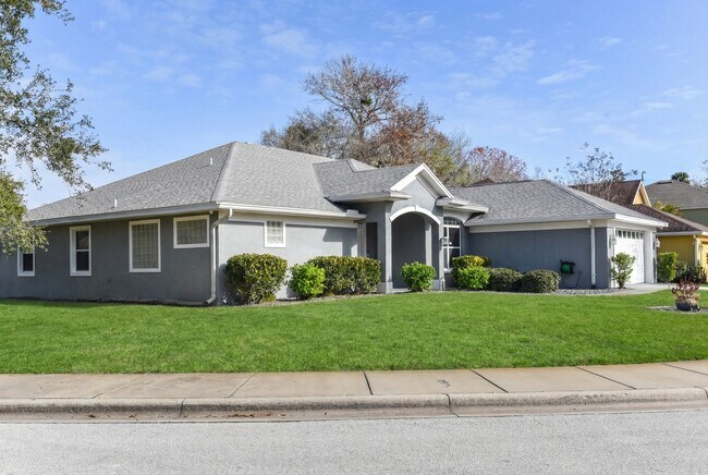 Building Photo - 11 Manderley Ln