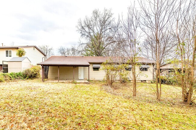 Building Photo - Charming 3-Bedroom Ranch Home in Hazelwood School District