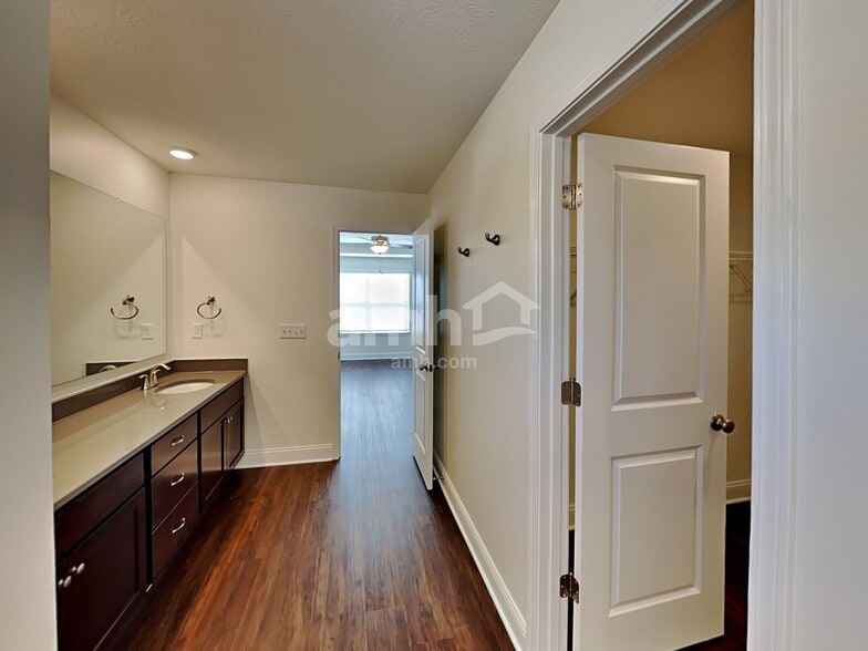 Building Photo - 8037 Minnow Trl