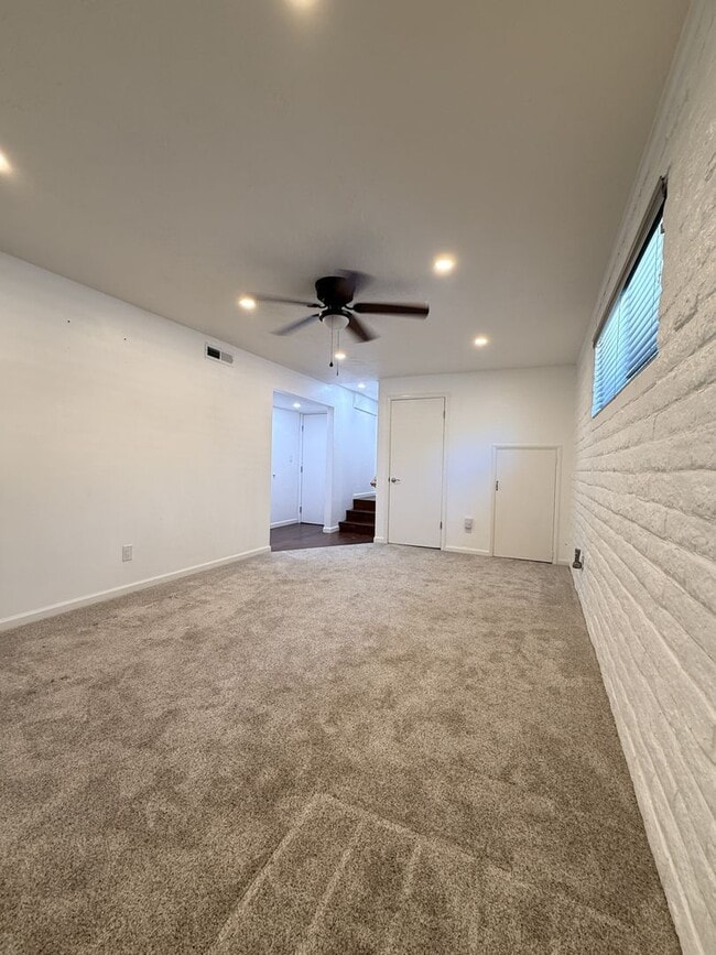 Building Photo - 2245 Sandia Dr