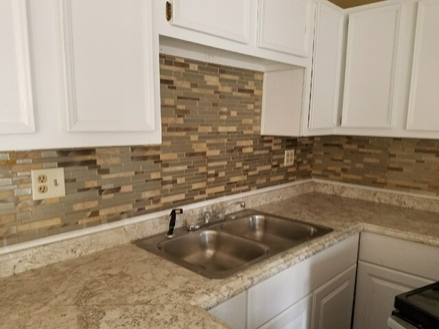 Building Photo - 3208 Village Dr SW