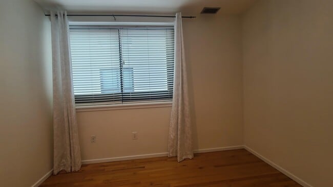 Building Photo - 518-536-536 Gregory Ave