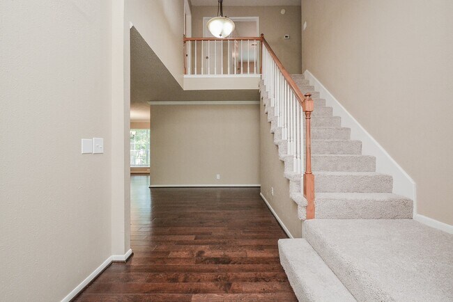 Building Photo - 10 Ridgecross Pl