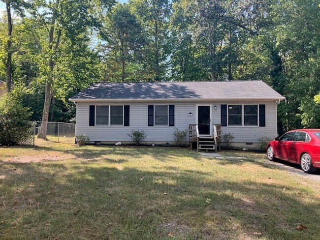 Building Photo - Lovely Rambler