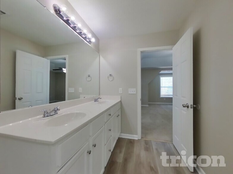 Building Photo - 105 Remington Pl Dr