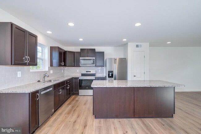 Building Photo - 192 Ludgate Mnr