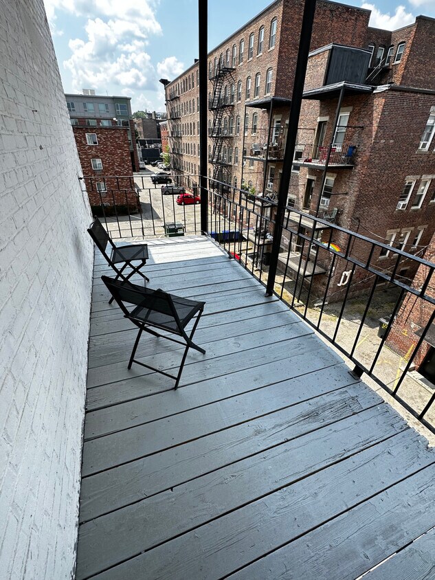 Building Photo - 11 Gorham St