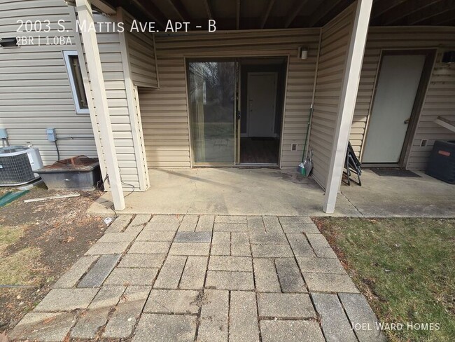 Building Photo - 2-Bedroom Apartment in Southwest Champaign