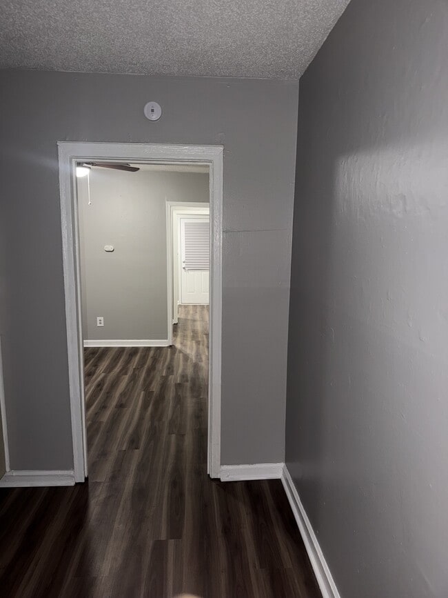 Building Photo - 464 Glankler St