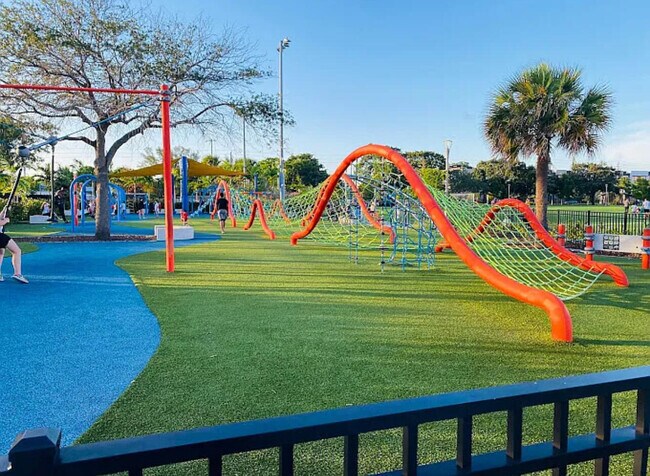 Building Photo - 110 SE 7th St