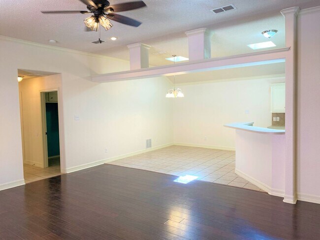 Building Photo - **BEAUTIFUL WESTCHESTER PARK HOME**