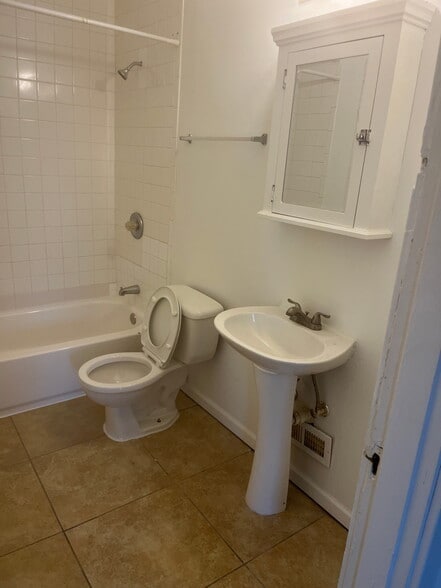 Building Photo - 1259 Rutledge Ave