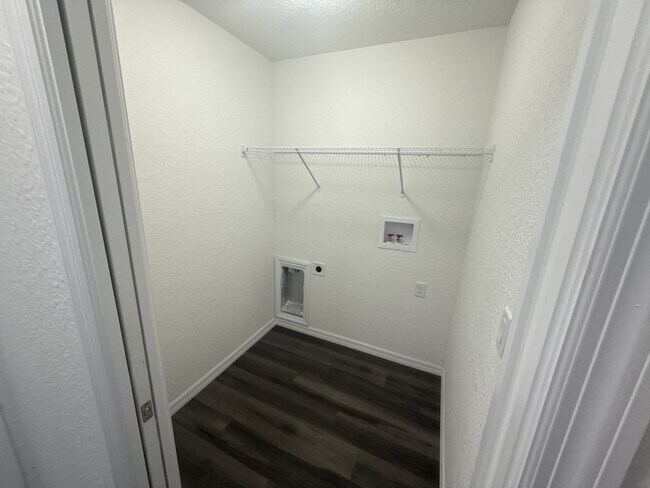 Building Photo - 9 Malauka Loop