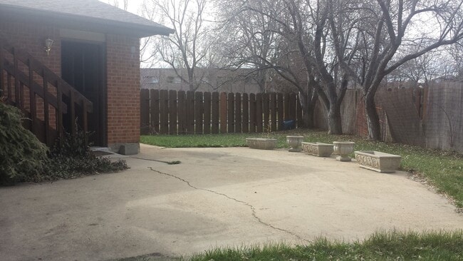 Building Photo - 715 Morgan Dr