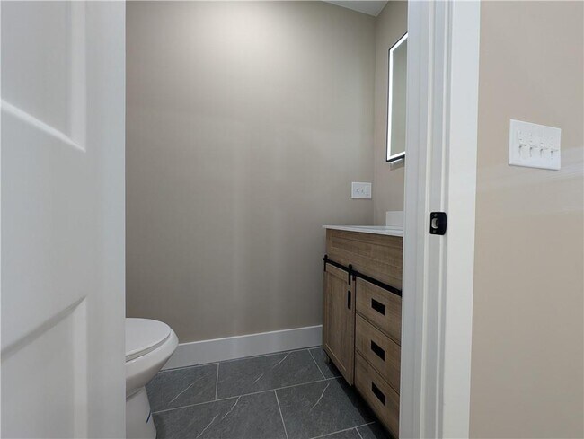 Building Photo - 56 Diamond St