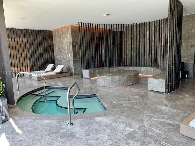 Building Photo - 480 NE 31st St