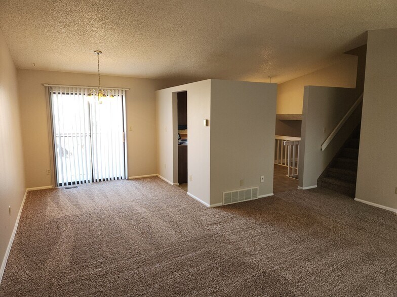 Building Photo - 6672 Fredrick Dr