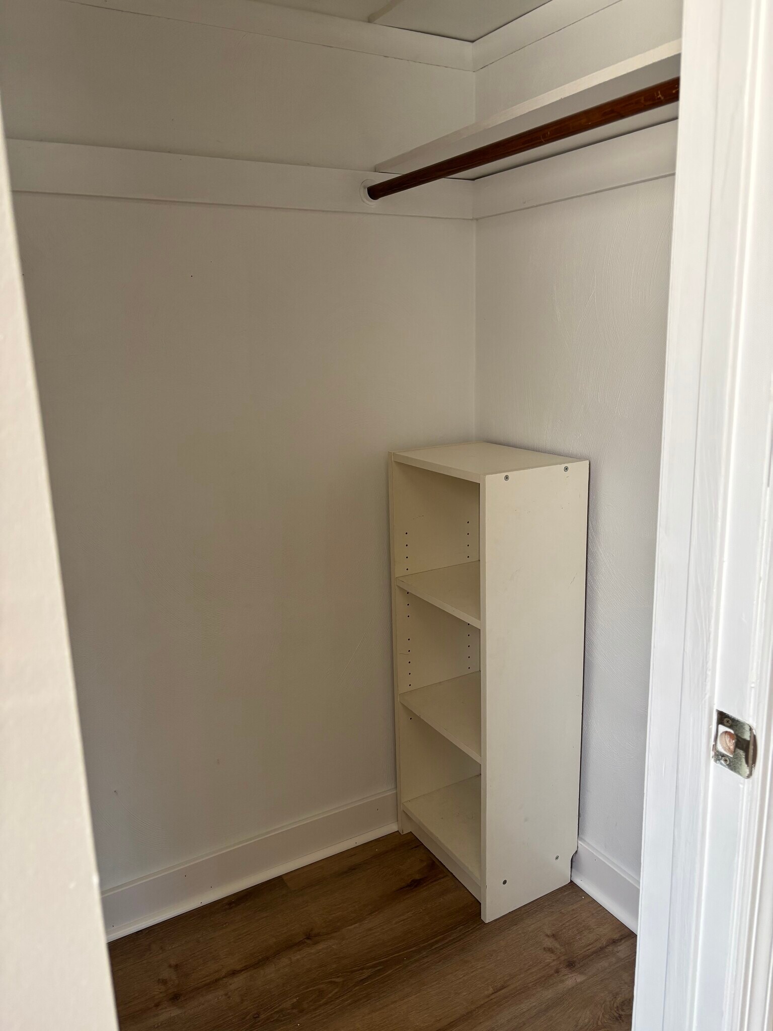 Walk in closet - 2806 Newton Ct