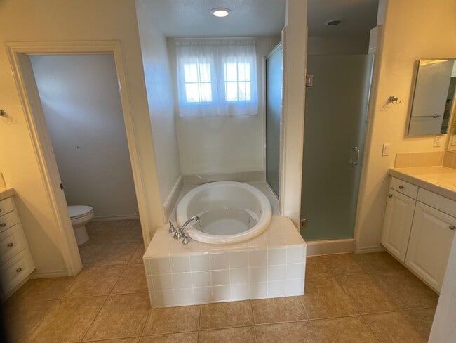 Building Photo - Oxnard 4 Bedroom 3 Full Bathroom 2-Story Home