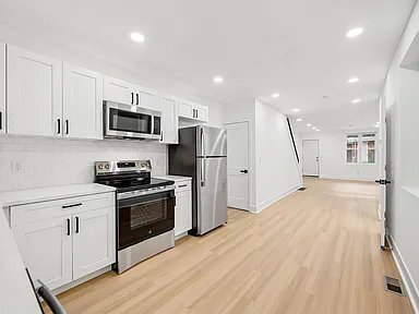 Building Photo - 143 N Conestoga St