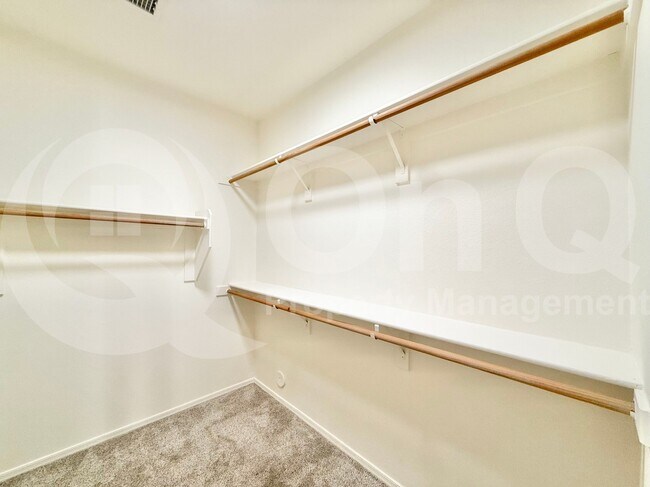 Building Photo - 9414 W Ross Ave
