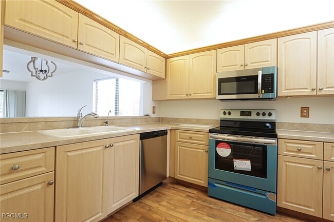 Building Photo - 1208 Commonwealth Cir