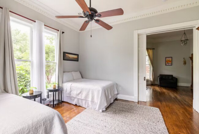 Building Photo - Beautiful Furnished 3 Bedroom Shelby Ave Home in East Nashville