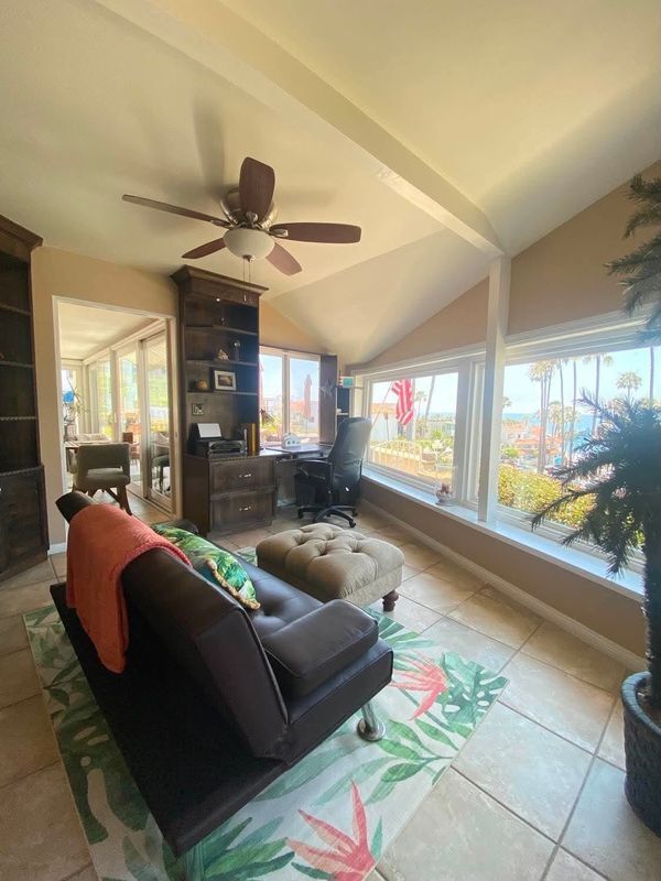 Building Photo - 501 Avenida Del Mar