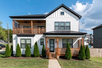 Building Photo - Modern 4-Bedroom Home with Stylish Finishe...
