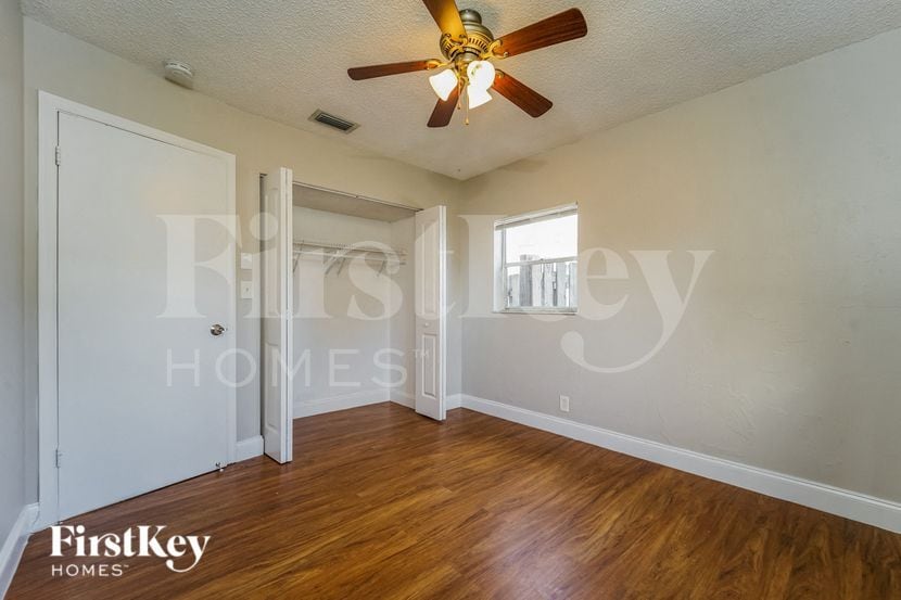 Building Photo - 7872 SW 4th Pl