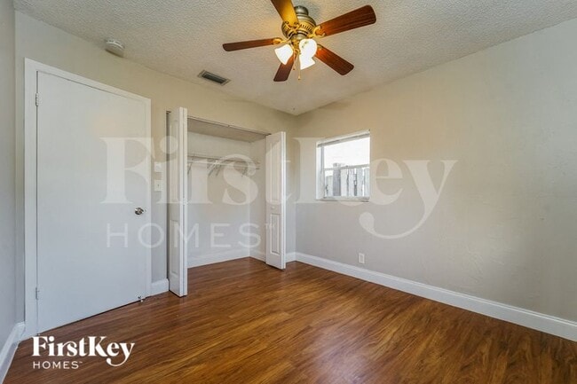 Building Photo - 7872 SW 4th Pl