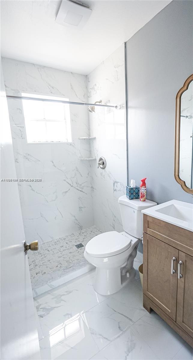 Building Photo - 465 SW 86th Ave