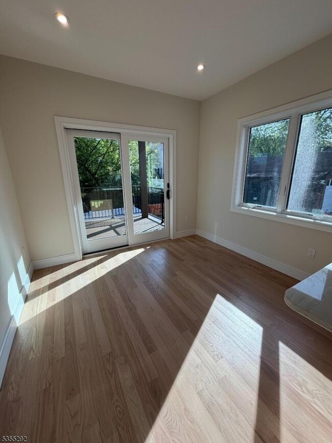 Building Photo - 67 W Harwood Terrace