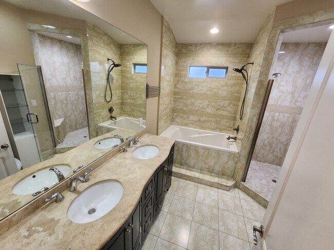 Building Photo - 11131 Sunshine Ter