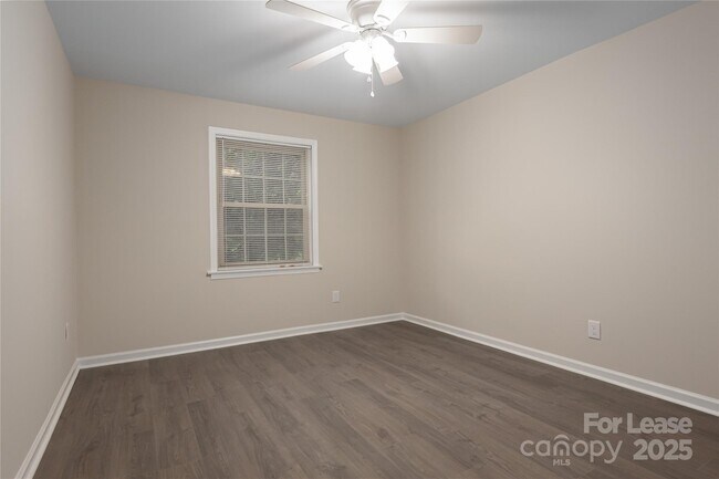 Building Photo - 4739 Hedgemore Dr