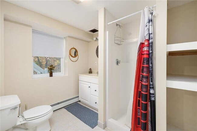 Building Photo - 42 Rollingwood Dr