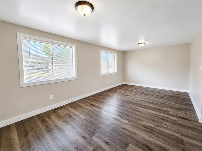 Building Photo - Spacious 4-Bedroom, 2-Bath Home with Updated Interior