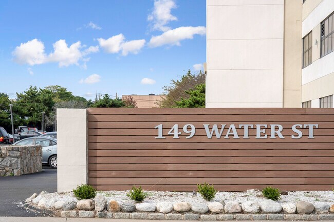 Building Photo - 149 Water St