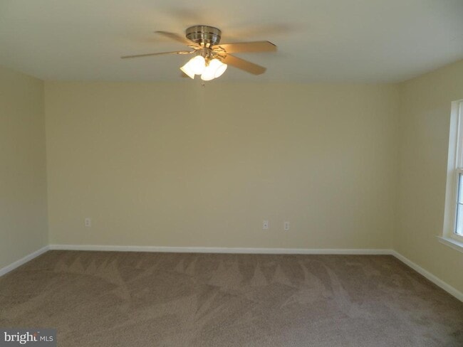 Building Photo - 3700 Bedford Dr