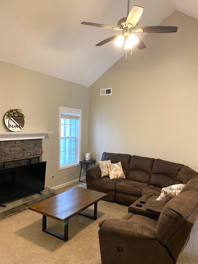 Building Photo - 1945 Grayson Oaks Ct