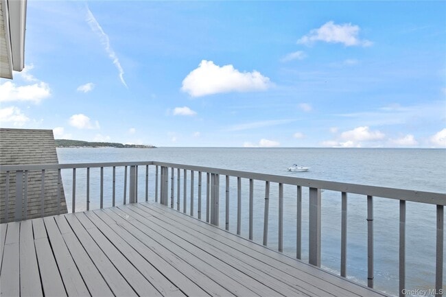 Building Photo - 19 Pine Ln