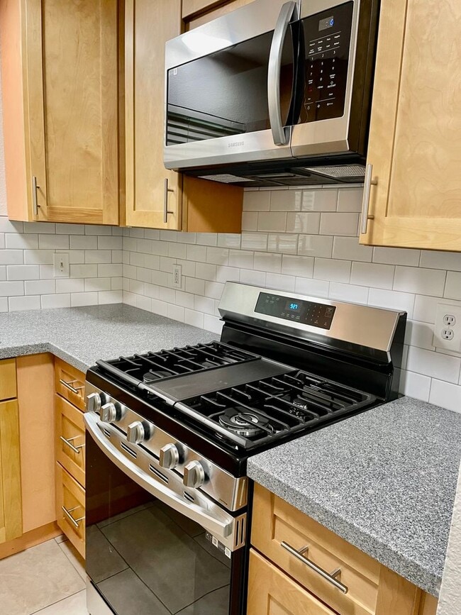 Building Photo - Remodeled