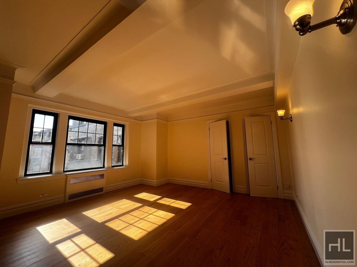 Building Photo - Christopher Street