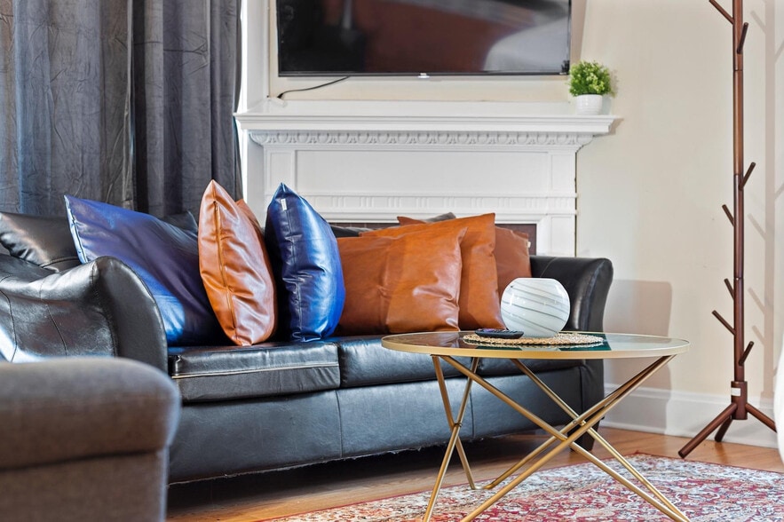 Building Photo - 60-62 Boylston Street-SI ID1240414P