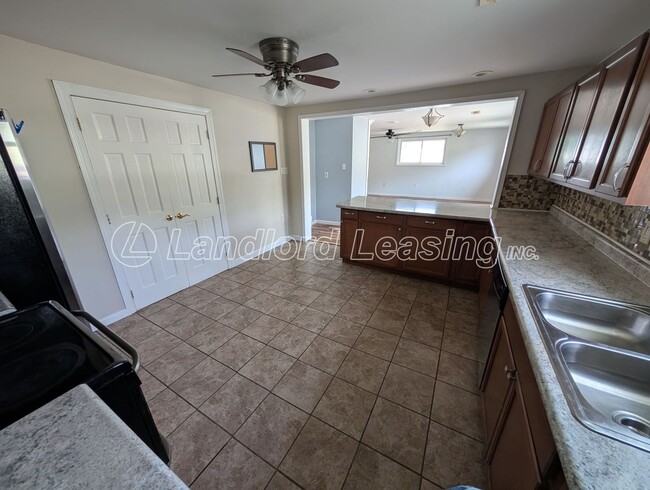Building Photo - Charming 3-Bedroom Corner Lot Home in Shef...