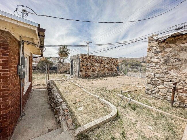 Building Photo - Welcome home!